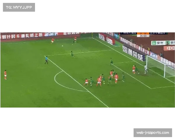 VAR技术应用争议不断，裁判判罚标准统一成焦点