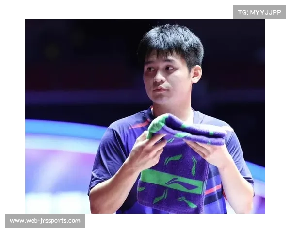 林诗栋反手暴力进攻得分，黄石华新男团半决赛占得先机